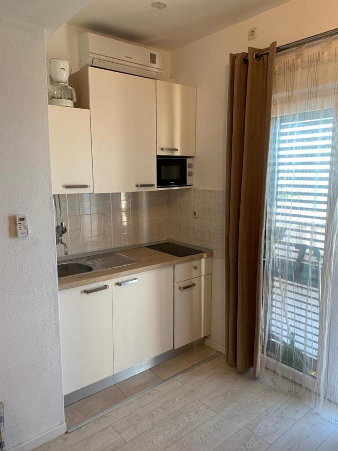 Apartmani California II ポドゥゴラ エクステリア 写真