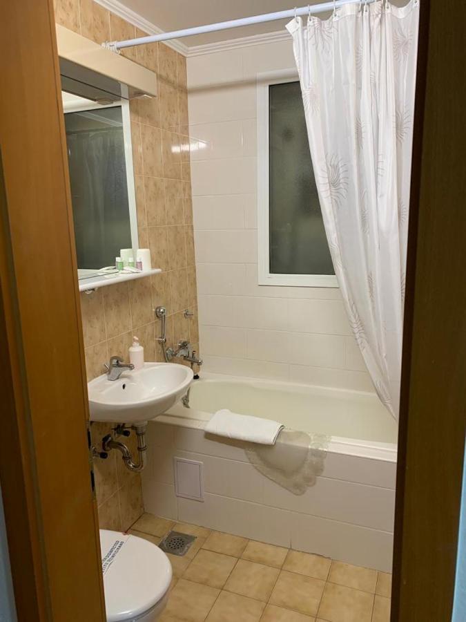 Apartmani California II ポドゥゴラ エクステリア 写真