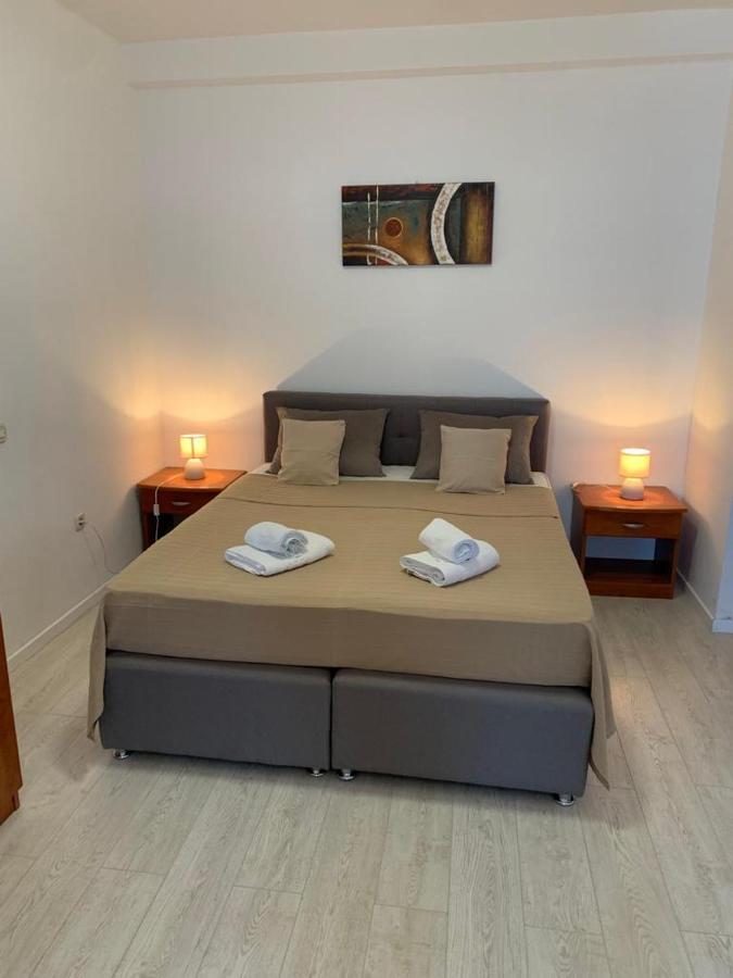 Apartmani California II ポドゥゴラ エクステリア 写真