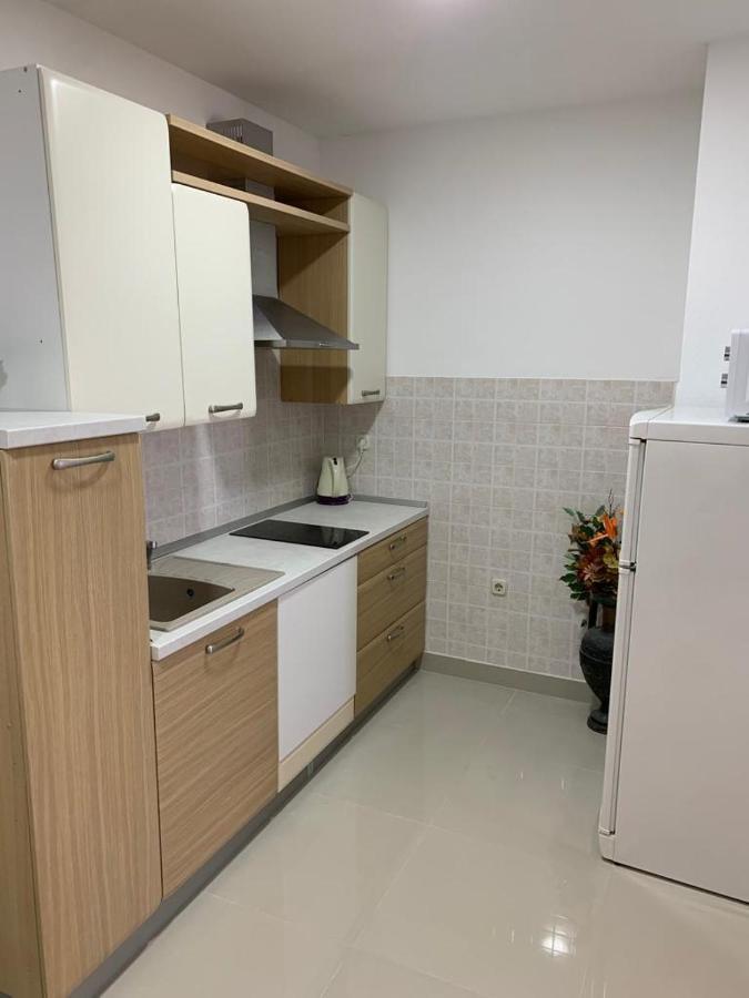 Apartmani California II ポドゥゴラ エクステリア 写真