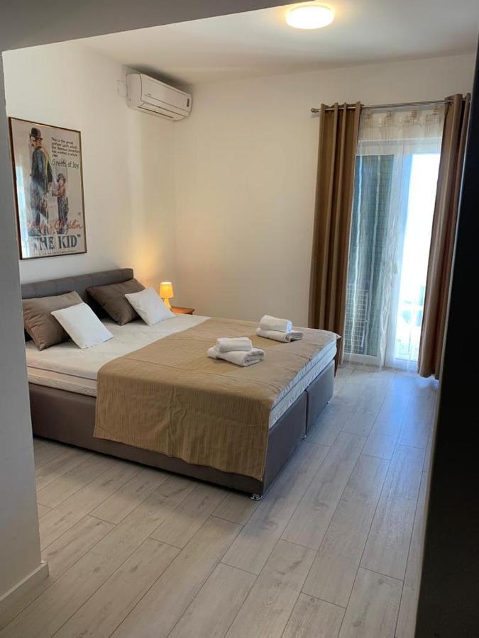 Apartmani California II ポドゥゴラ エクステリア 写真