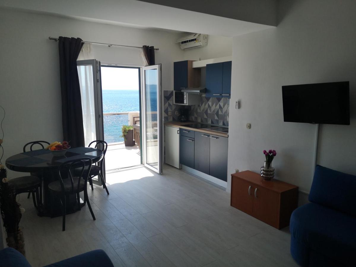 Apartmani California II ポドゥゴラ エクステリア 写真