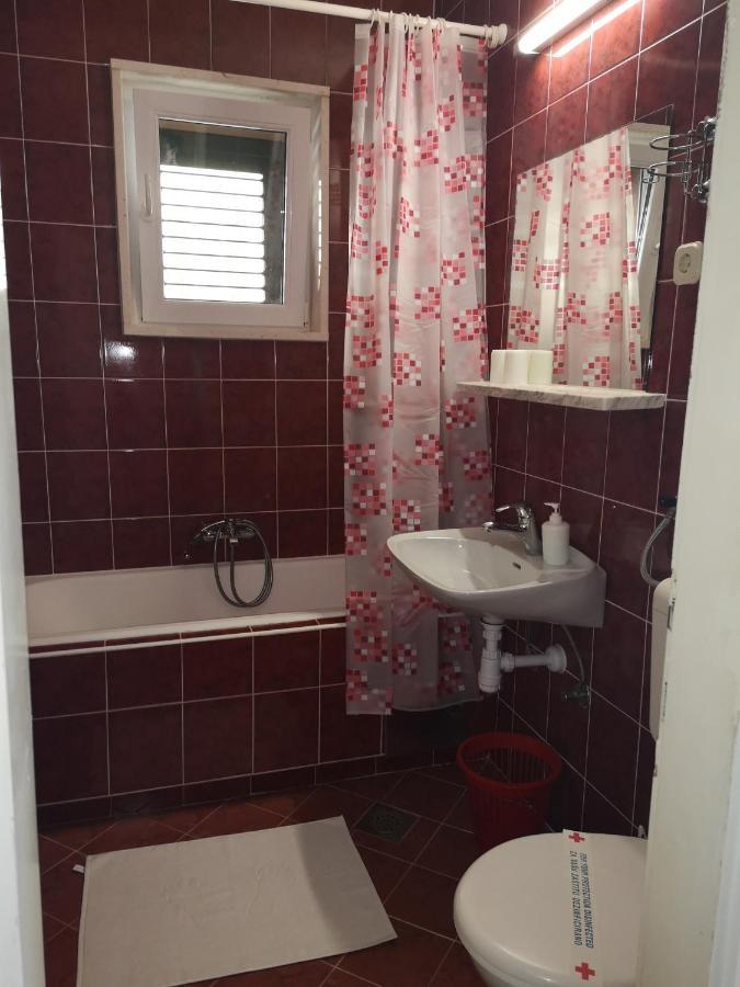 Apartmani California II ポドゥゴラ エクステリア 写真