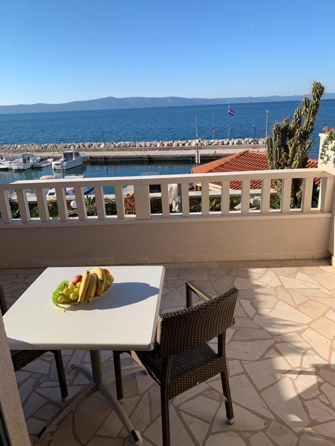 Apartmani California II ポドゥゴラ エクステリア 写真